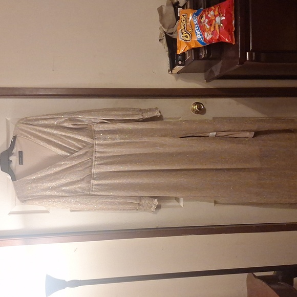 Dress - Picture 3 of 3